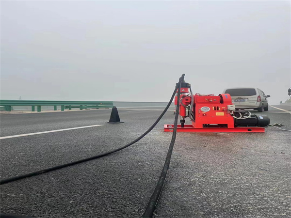 利通马路路基路面开裂下沉注浆加固灌浆