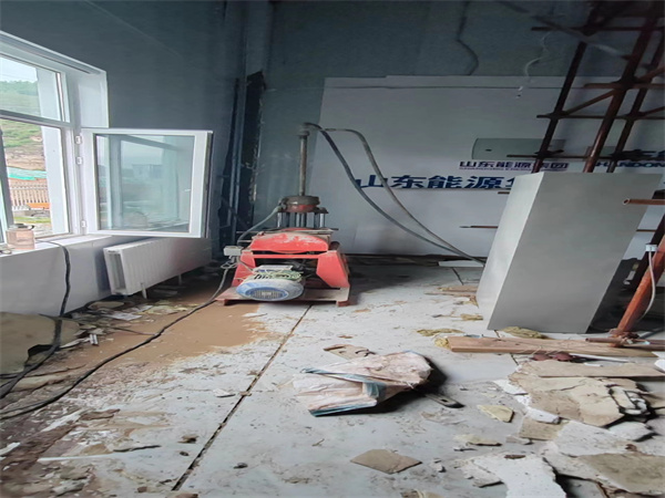 利通地基基础下沉墙体裂缝加固注浆顶升施工